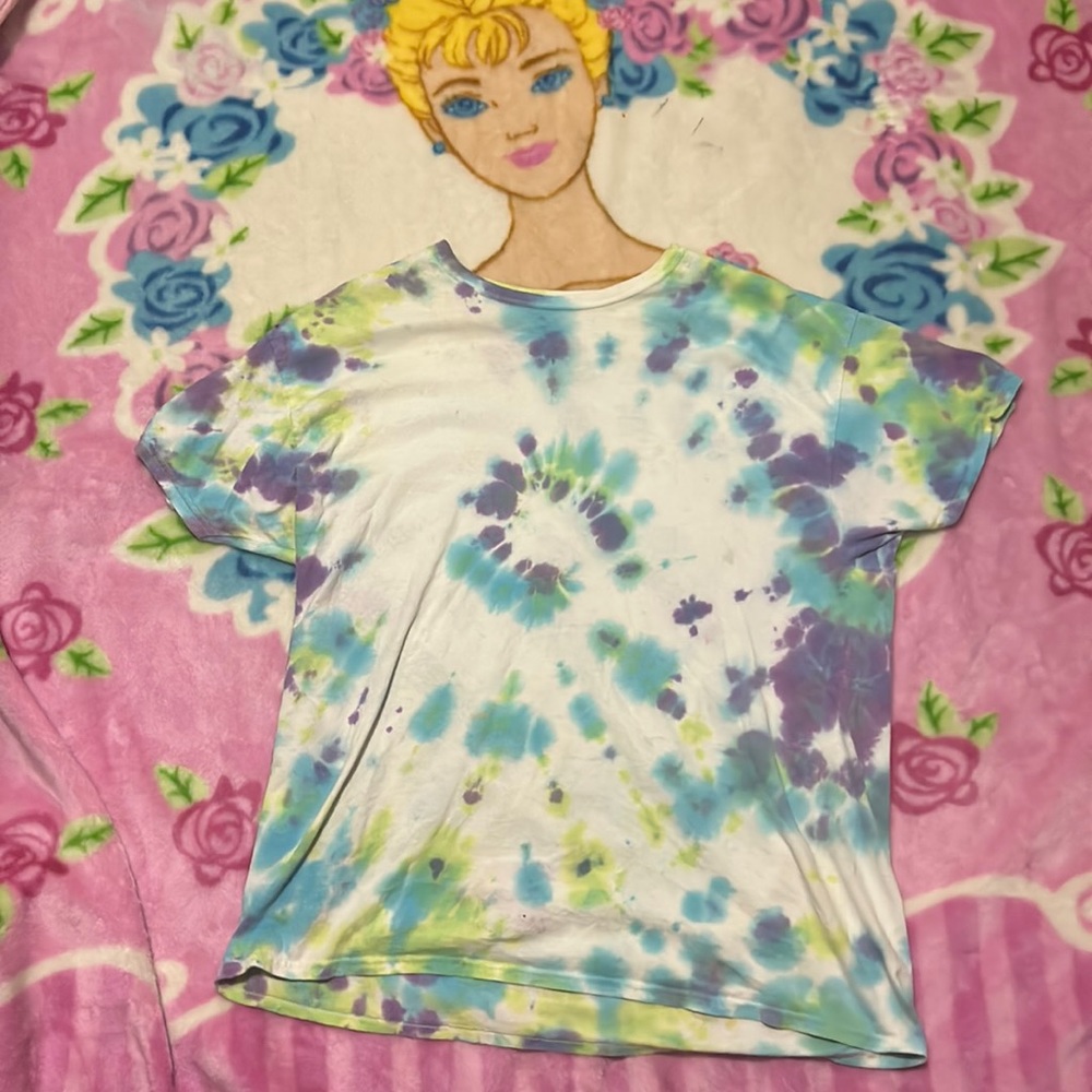 tie dye t shirt